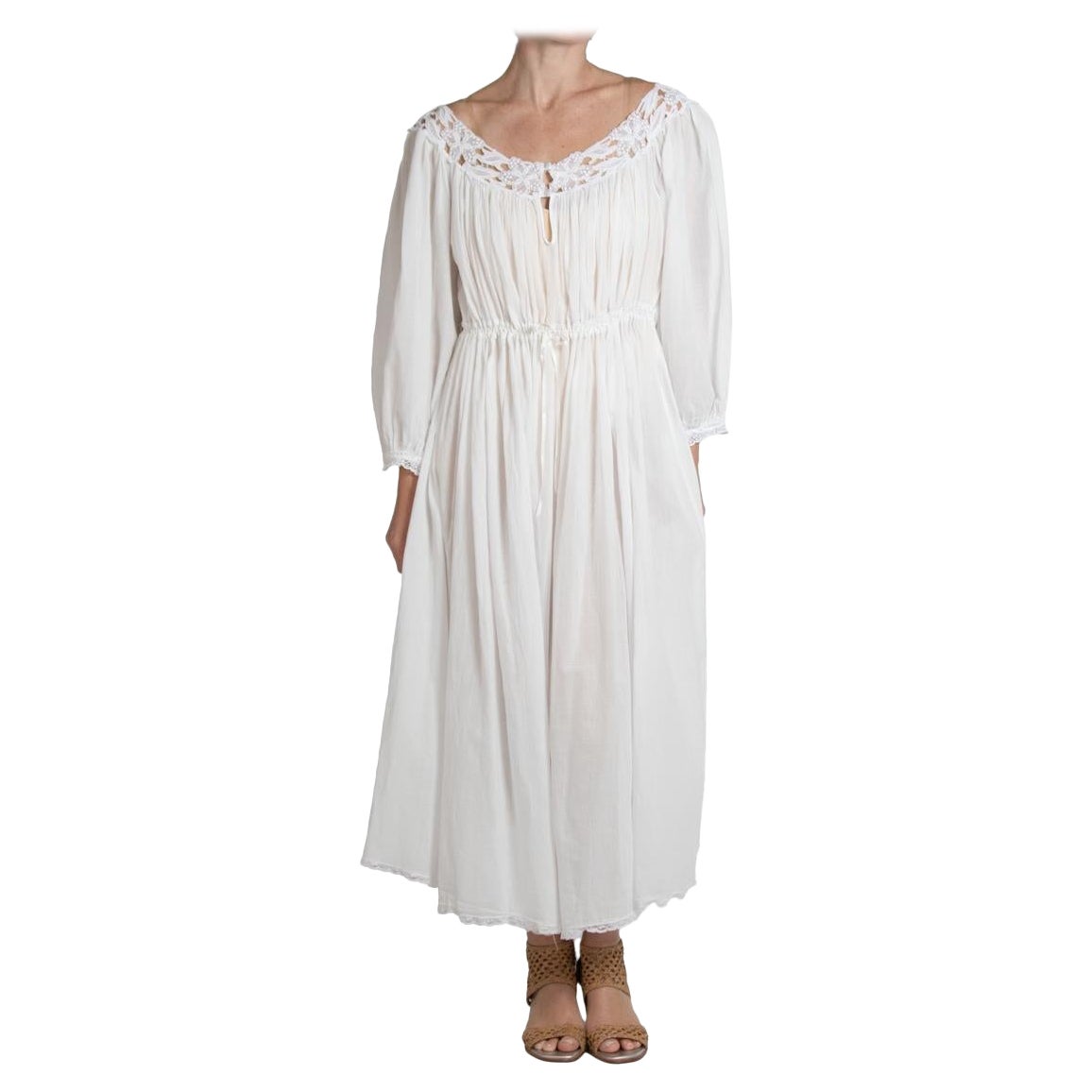 1970S Weiß Baumwolle Spitze viktorianischen Stil Kleid mit Kordelzug Taille im Angebot