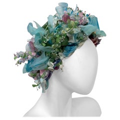 Spektakulärer Blumenkranz von Christian Dior aus den 1960er Jahren / Türkis & Lila