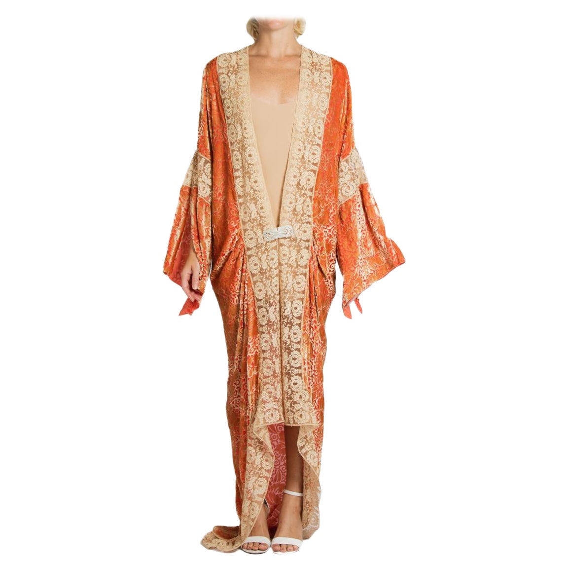 1920S Golden Orange & Beige Silk Burnout Velvet Lace Trimmed Robe For Sale