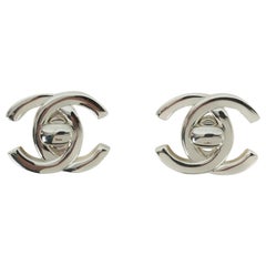 Chanel Earrings CC turnlock Collection in Silver Metal