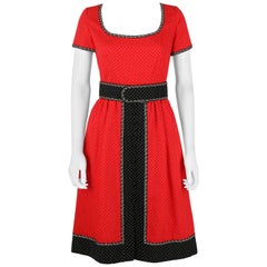 OSCAR de la RENTA Boutique robe à manches courtes et ceinture rouge à pois des années 1960