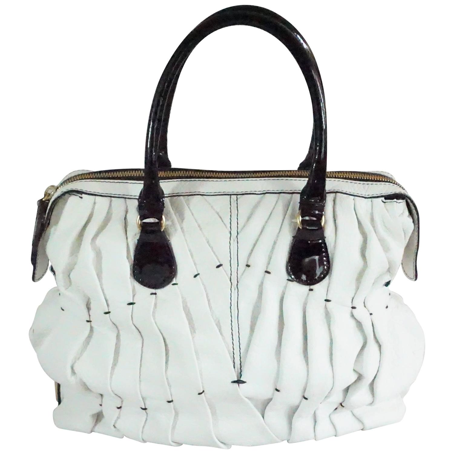 Valentino Garavani White Pebbled Leather Handbag w/ Black Patent Handles-GHW For Sale at 1stdibs