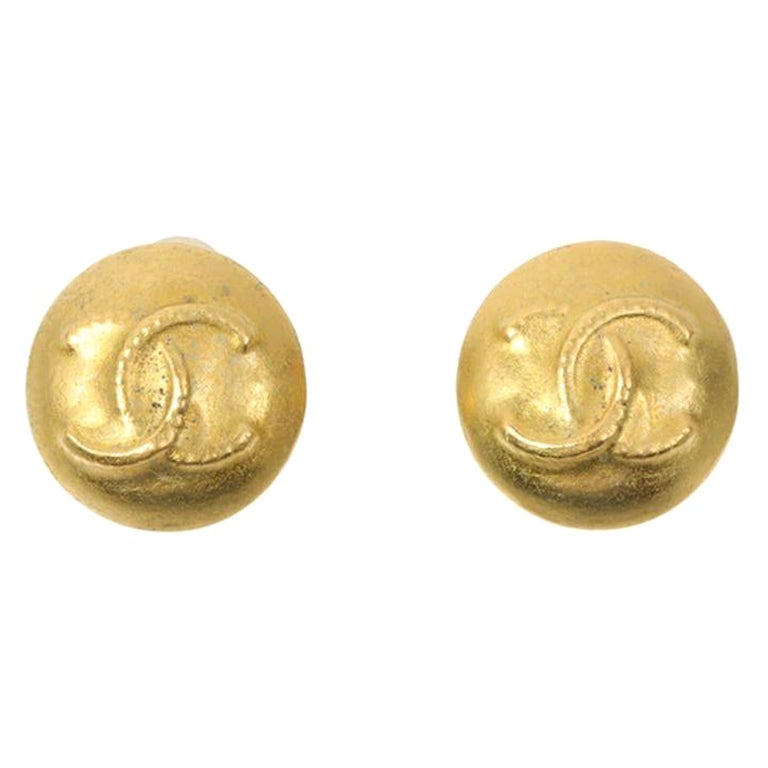 Chanel Round CC Mark Earrings at 1stDibs
