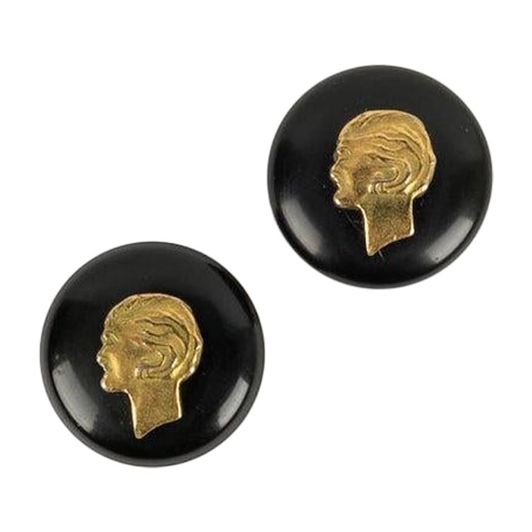 Chanel Earrings in Gold Metal and Black Resin For Sale