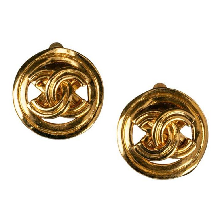 Chanel Earrings Clips in Gold Metal, 1996 For Sale at 1stDibs