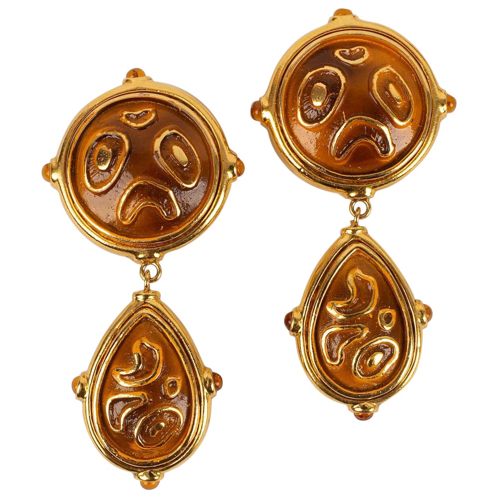 Valentino Clip Earrings in Golden Enamelled Metal For Sale