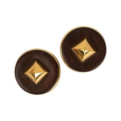 Hermès Round Clip Earrings in Gold Metal and Brown Leather