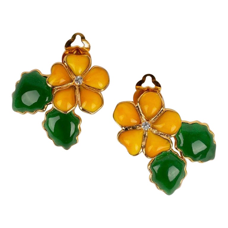 Augustine Yellow Paste Glass Clip Earrings For Sale