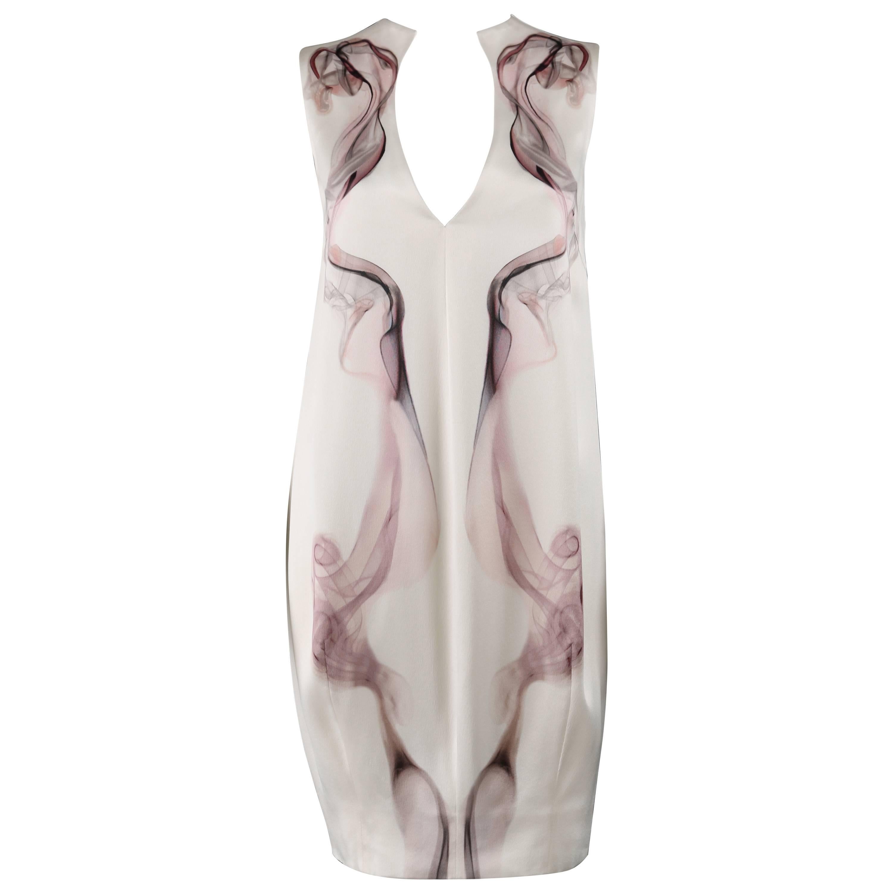 NWT S/S 2009 ALEXANDER McQUEEN White 100% Silk Smoke Print Shift Dress Size 44 For Sale