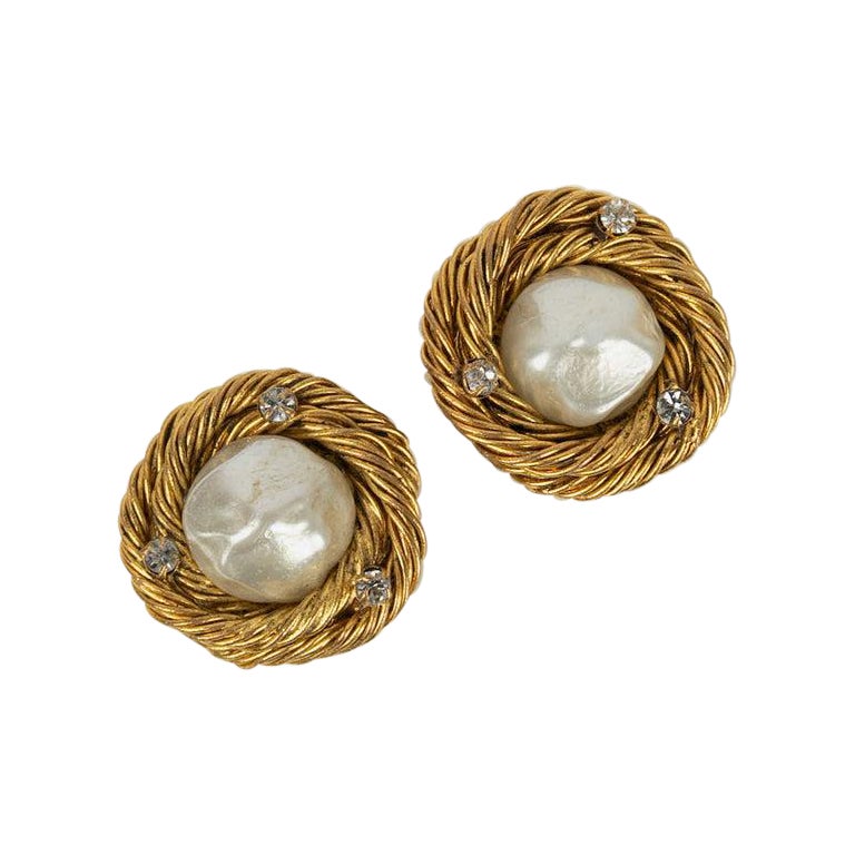 Chanel Gilded Metal Nest Earrings Centered of a Pearly Cabochon, 1984 For Sale