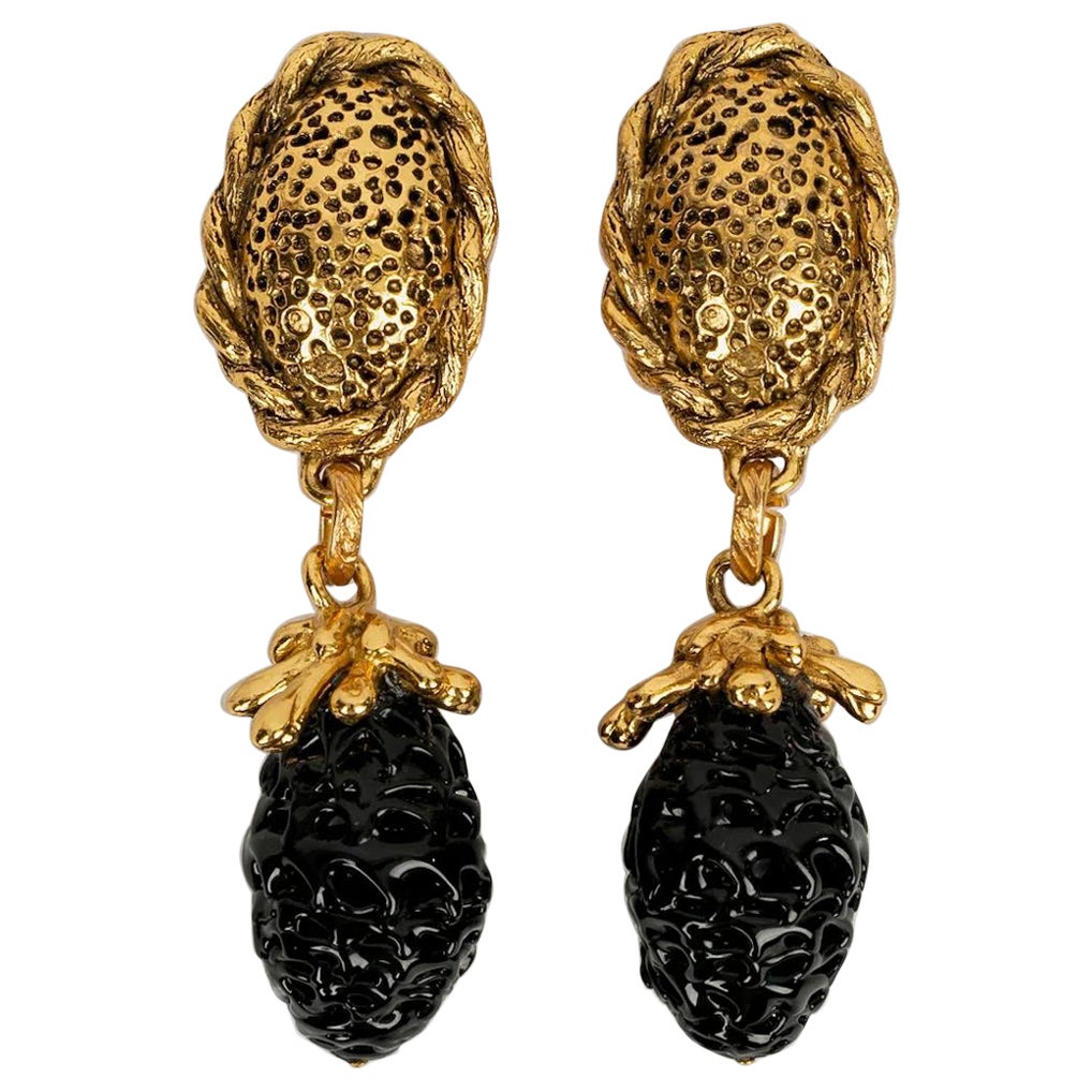 Yves Saint Laurent Gold and Black Glass Paste Clip Earrings For Sale