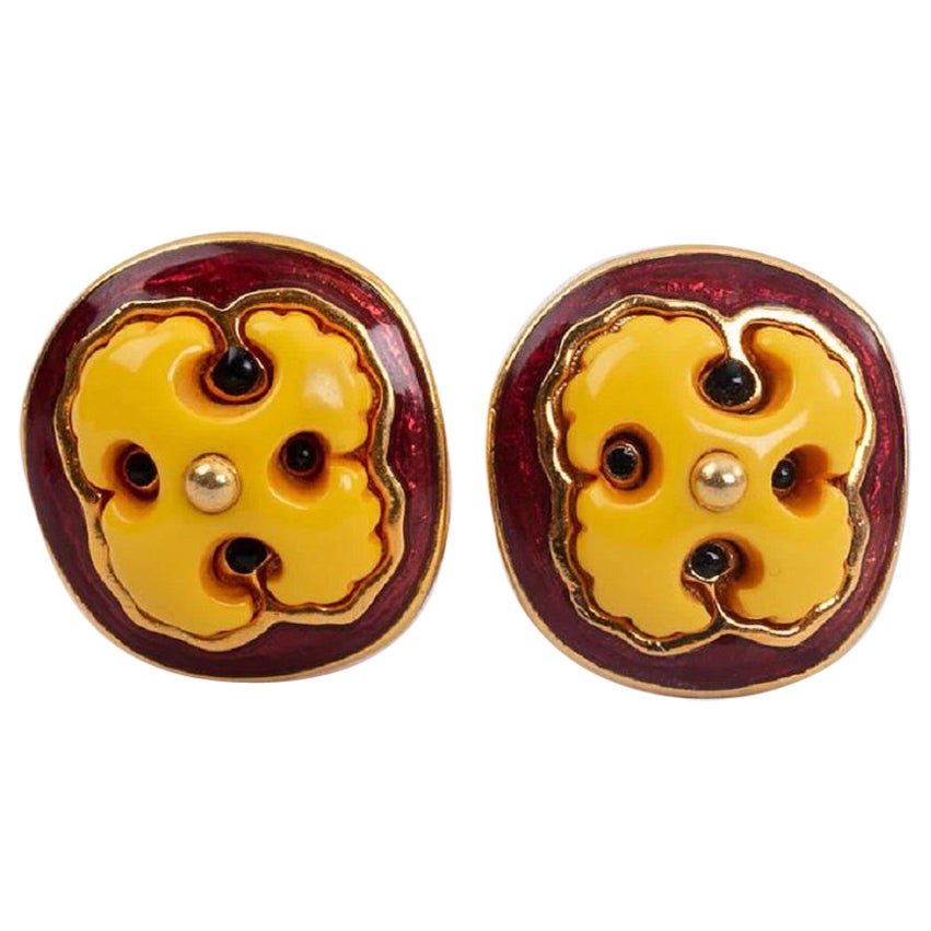 Guy Laroche Gilded Metal and Resin Clip-on Earrings For Sale