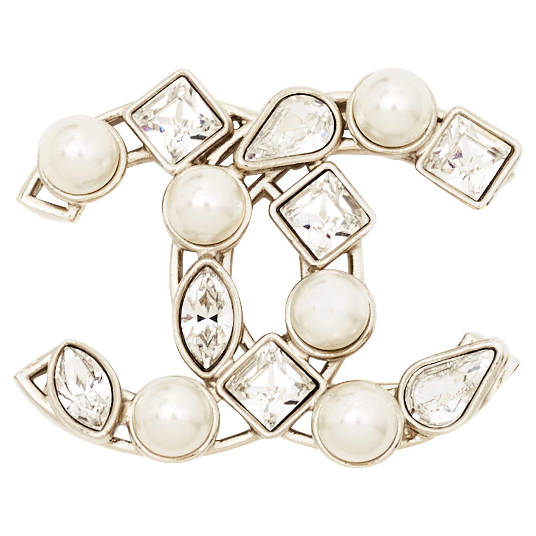 Chanel Pearl Gold CC Faux Pearls Tone Brooch
