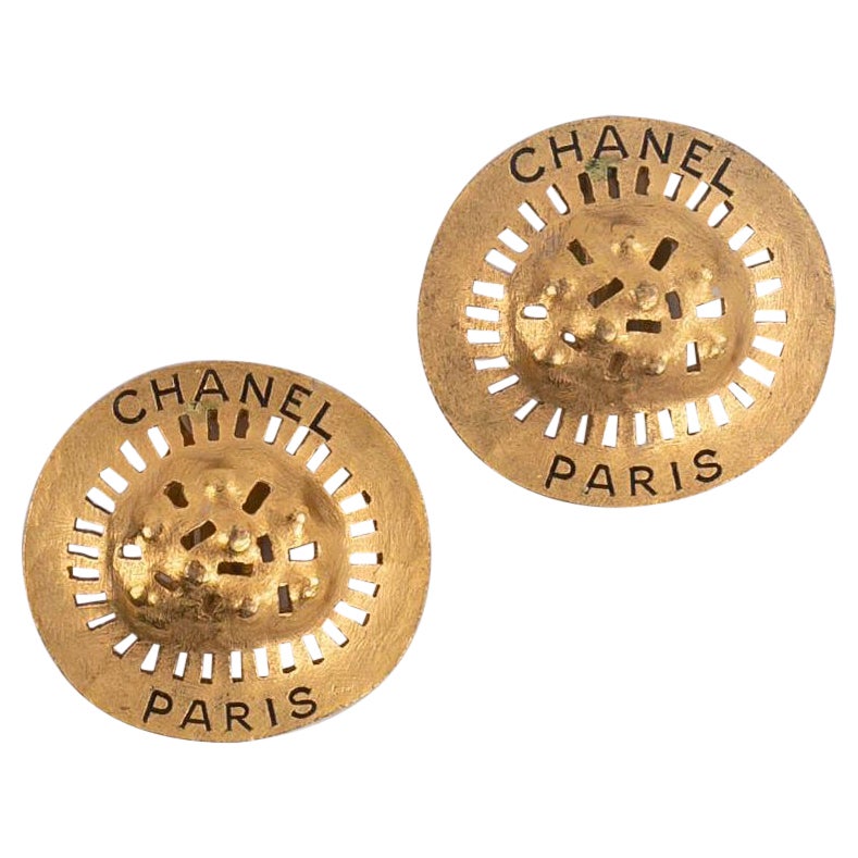 Chanel Clip-on Gilded Metal Earrings, 1994 Spring Collection For Sale