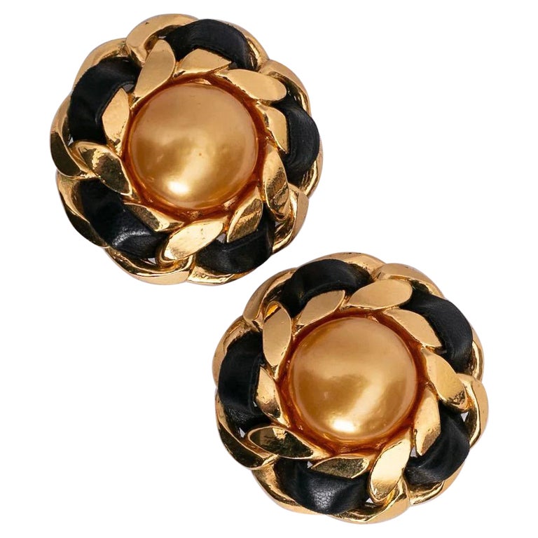 Pre-owned Chanel 2000 Ball Dangle Earrings In Gold