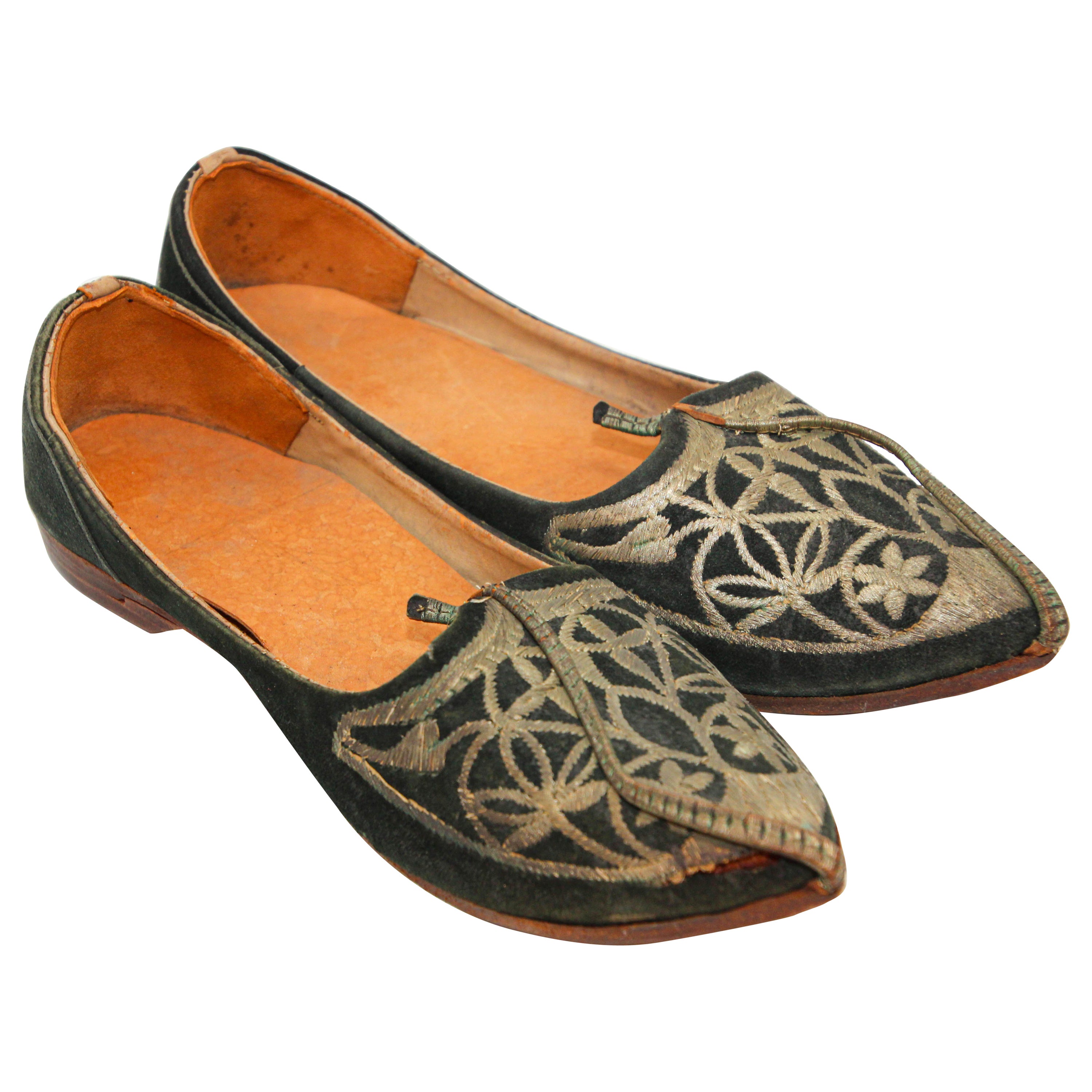 Moorish Mughal style Curled Toe Black Leather Shoes from Tony Duquette Estate For Sale