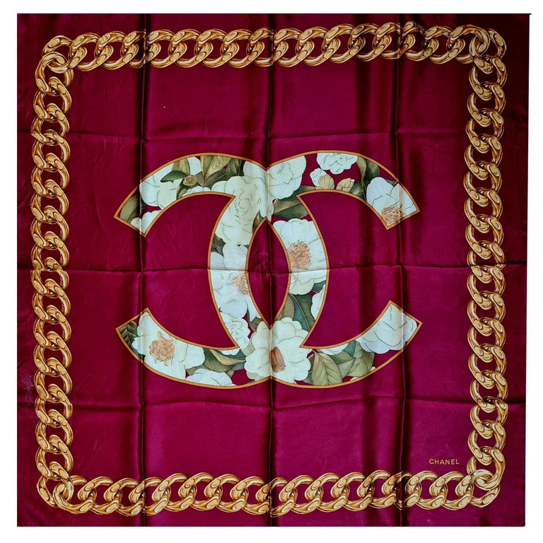 Chanel - Écharpe en soie vintage avec logo CC, 90 En vente sur 1stDibs | _