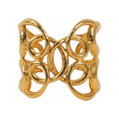 Chanel Bracelet manchette en métal doré