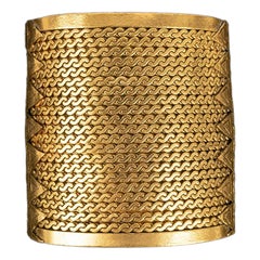 Chanel Cuff Bracelet Manchette in Engraved Gold Metal, 1984