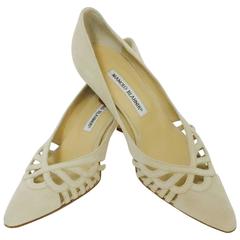 Manolo Blahnik Sand Suede Low Heels With Pointed Toes