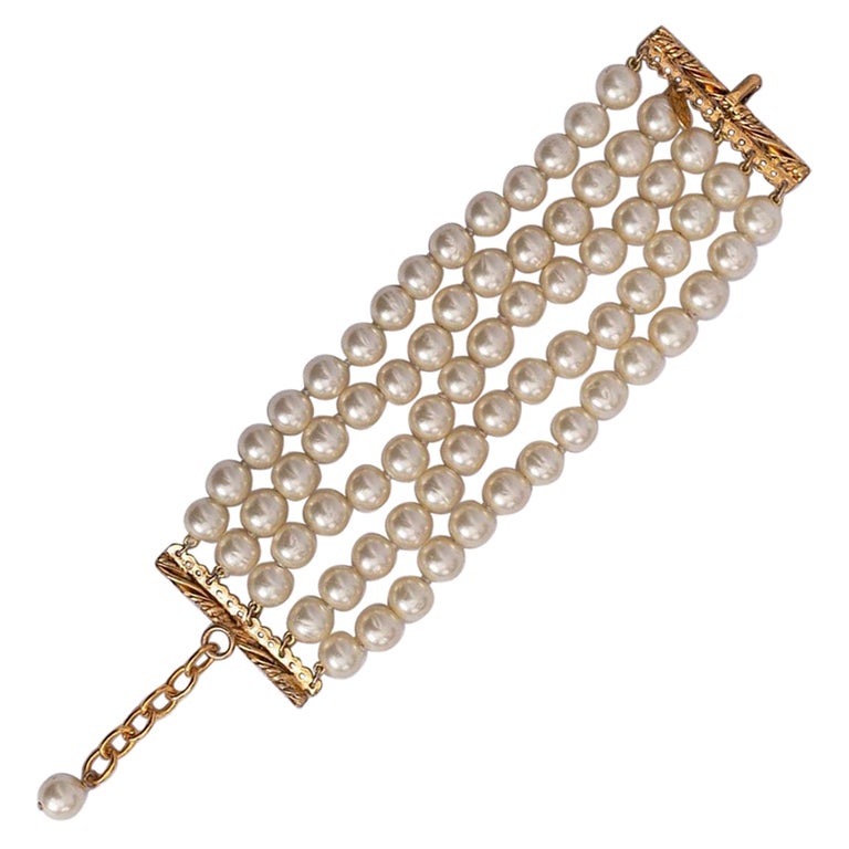 Chanel-Armband aus fünf Strings mit Perlen und Kunstperlen im Angebot bei  1stDibs