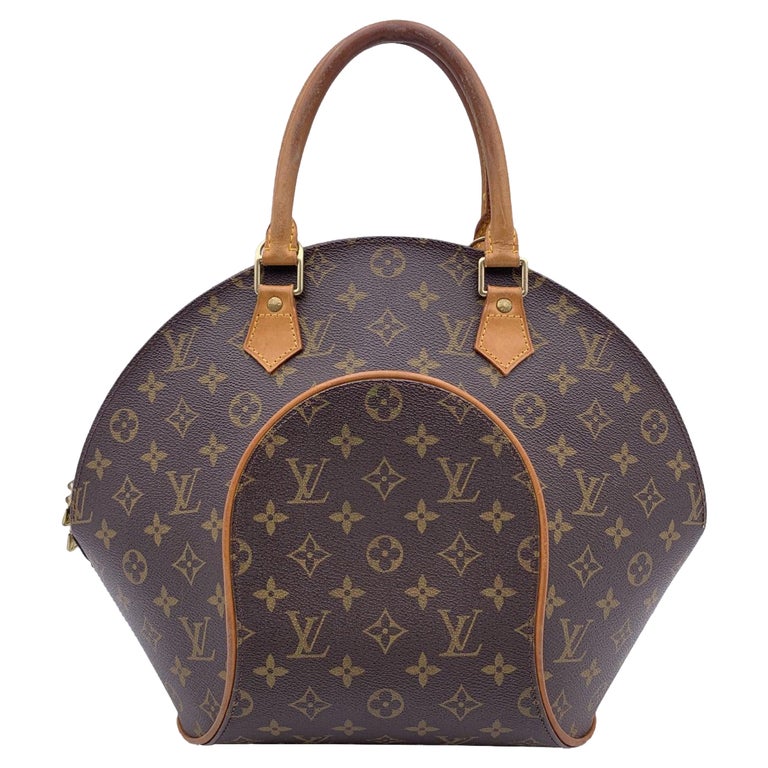 Retro Louis Vuitton Shoulder Bag - 35 For Sale on 1stDibs