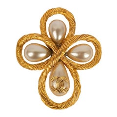 Chanel Brooch in Gold Metal and Pearly Drops, Fall 1994