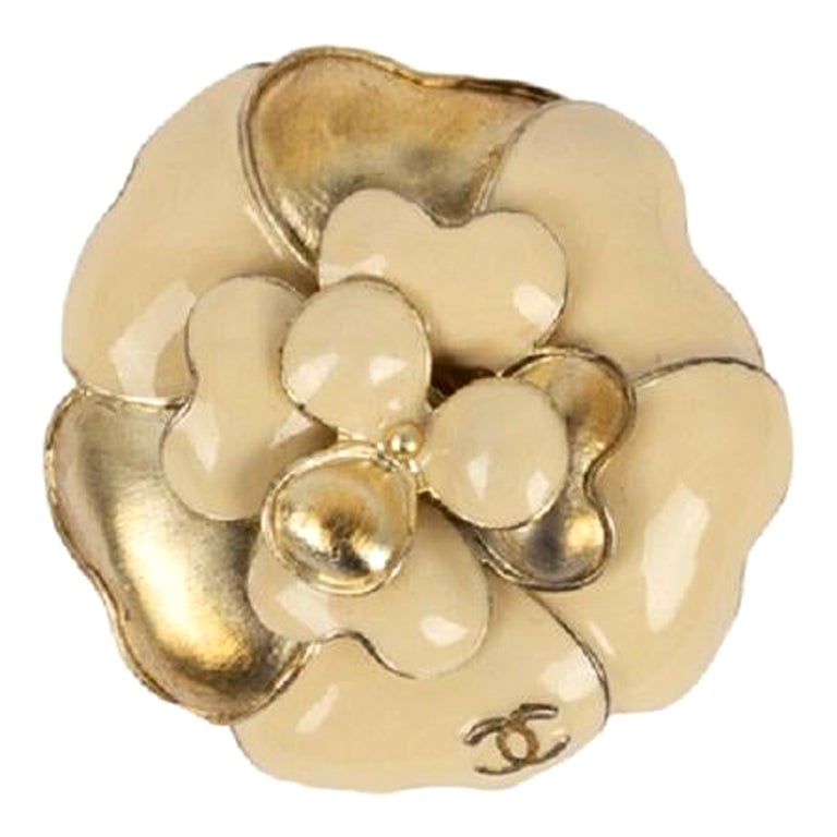 Chanel Camellia Brooch in Enamelled Gold Metal, Spring 2007 For Sale