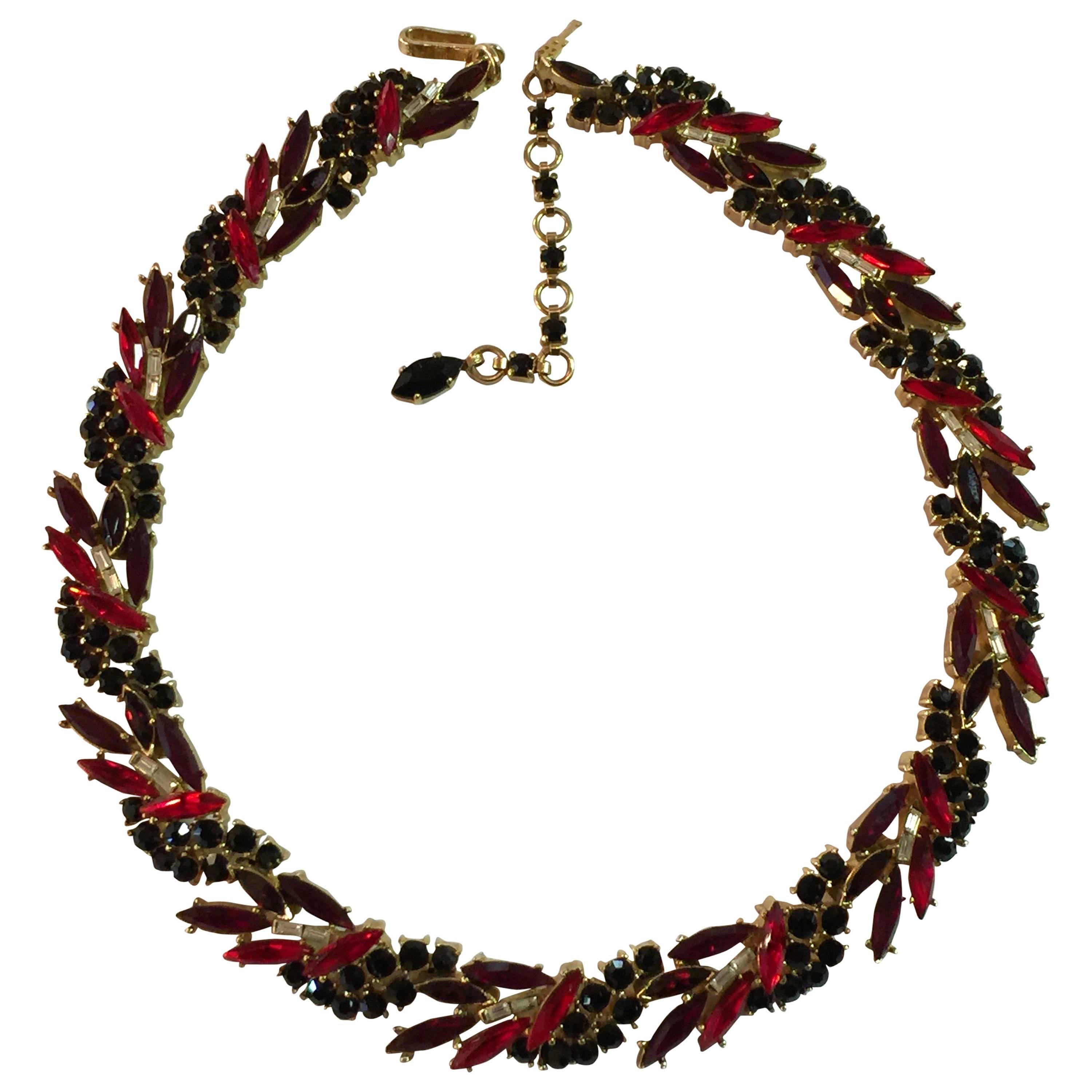 1950s TRIFARI Navette Red and Black Circlet Necklace For Sale