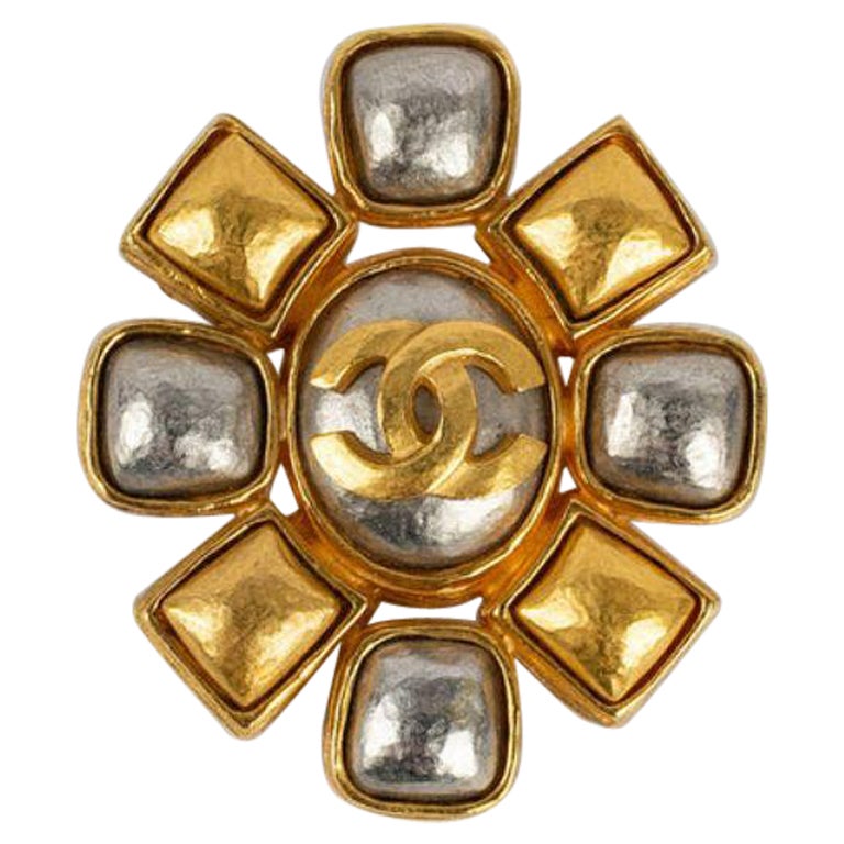 CHANEL Vintage CC Clover Gold Metal Pin Brooch CC Logo Circa 1994