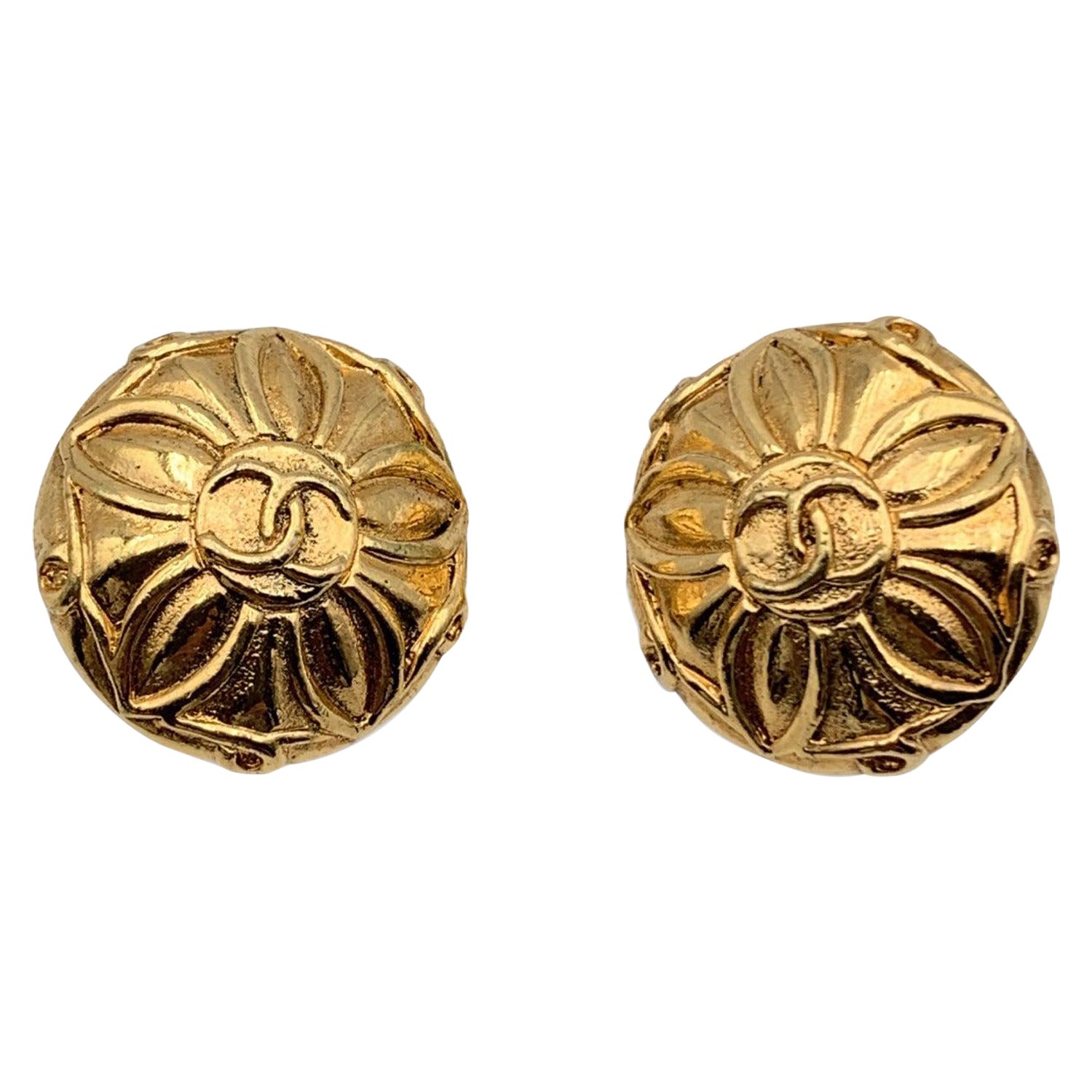 Chanel Vintage Gold Metal Round Embossed CC Logo Clip On Earrings