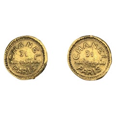 Chanel Vintage Gold Metal Round Rue Cambon Clip On Earrings