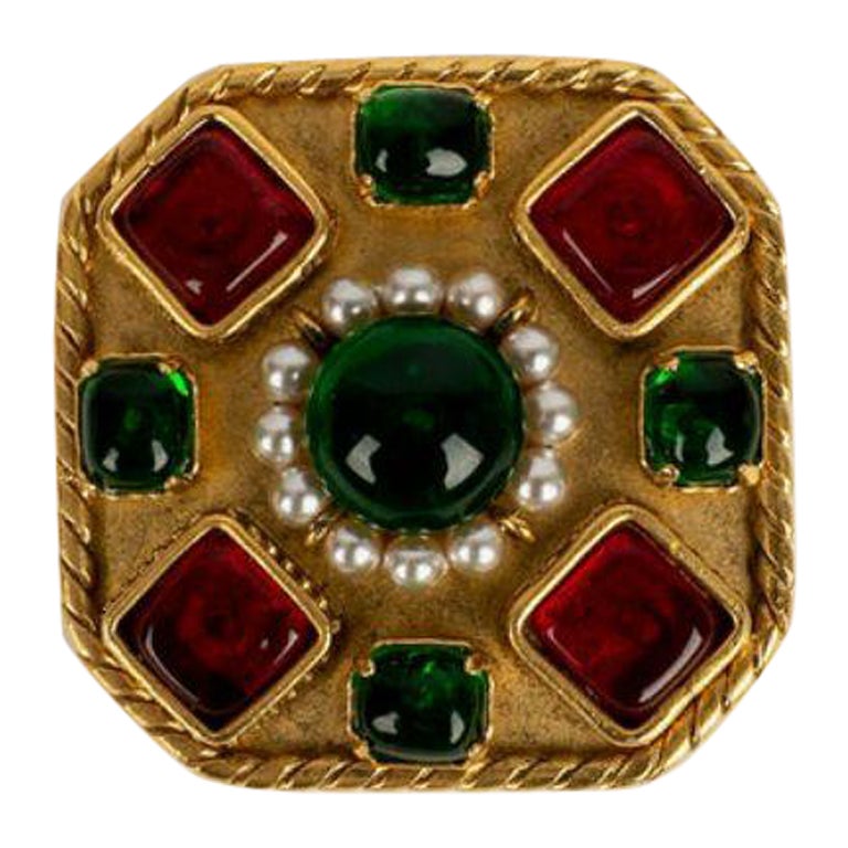 Chanel Brooch in Gilded Metal and Glass Paste For Sale