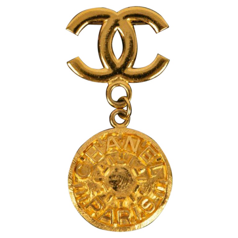 Chanel Gold Metal CC Logo Brooch and Pendant Piece For Sale