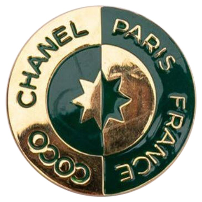 Chanel Gilted Metal and Green Enamelled Brooch For Sale