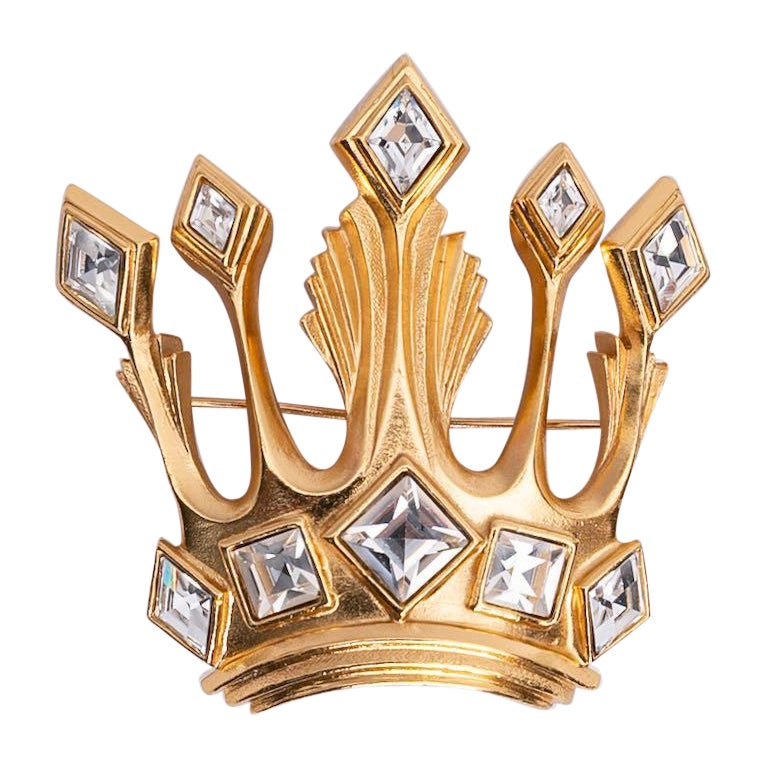 Dior Crown Shaped Brooch in Gilded Metal For Sale