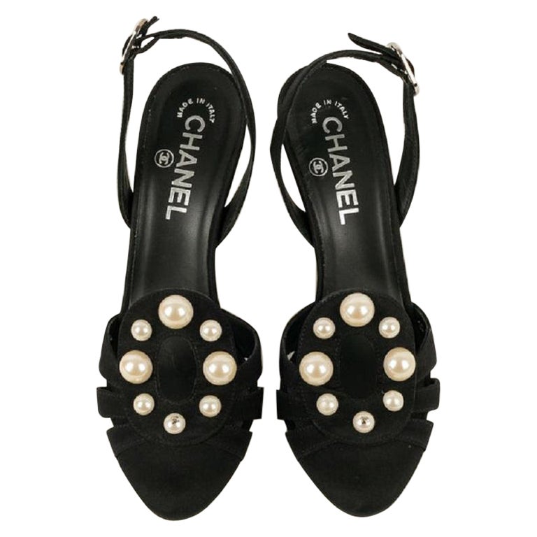 Chanel 36.5 Sandals Mules Black Ribbed Velvet Pearls Bow CC Stacked Heels  New