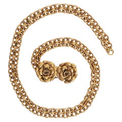 Ceinture Chanel Camellia en métal doré