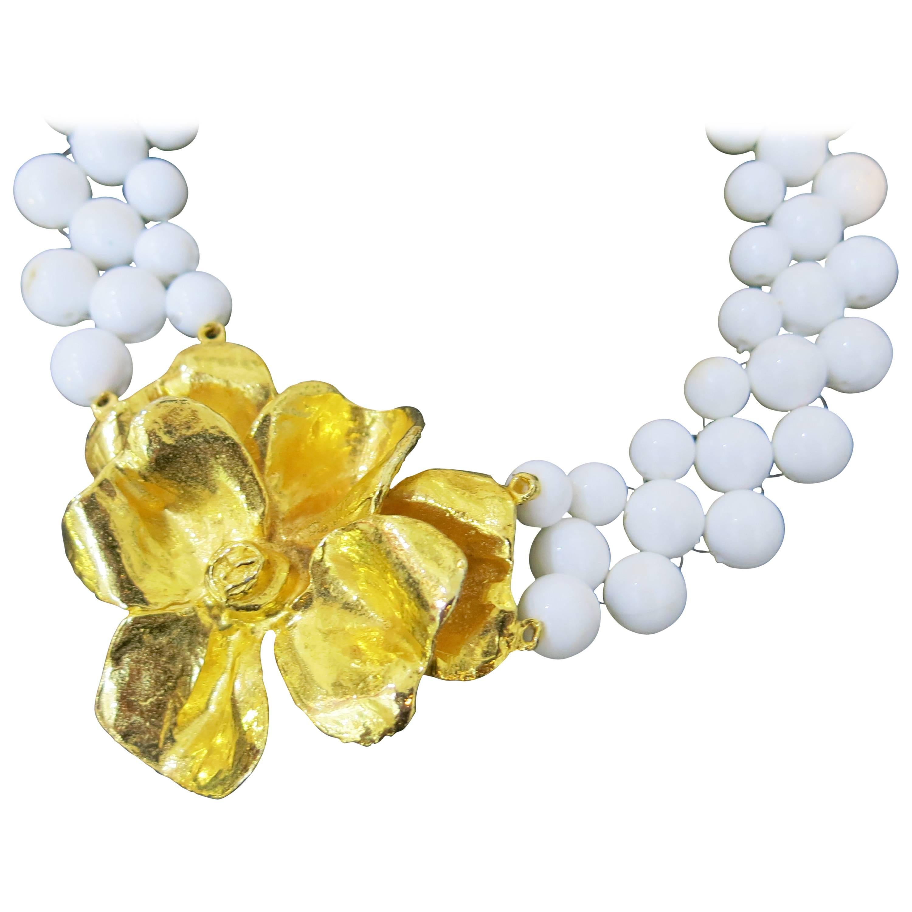 1970s Mimi di N White Bead and Gold Floral Bib Necklace For Sale