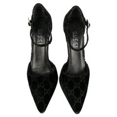 Zapatos de tacón Gucci de terciopelo negro y metal plateado, talla 35.5