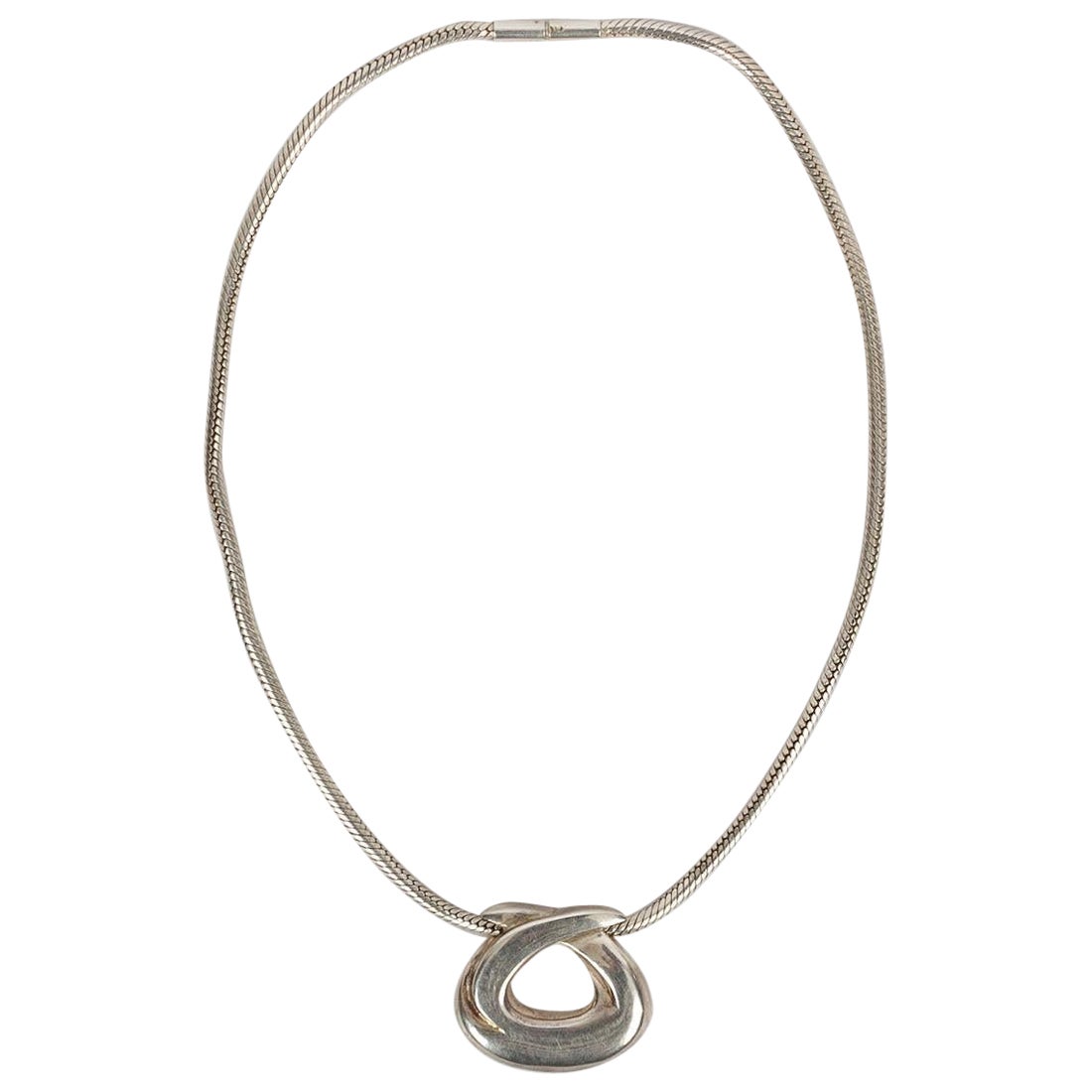 Hermès Pendant Necklace in Silver For Sale