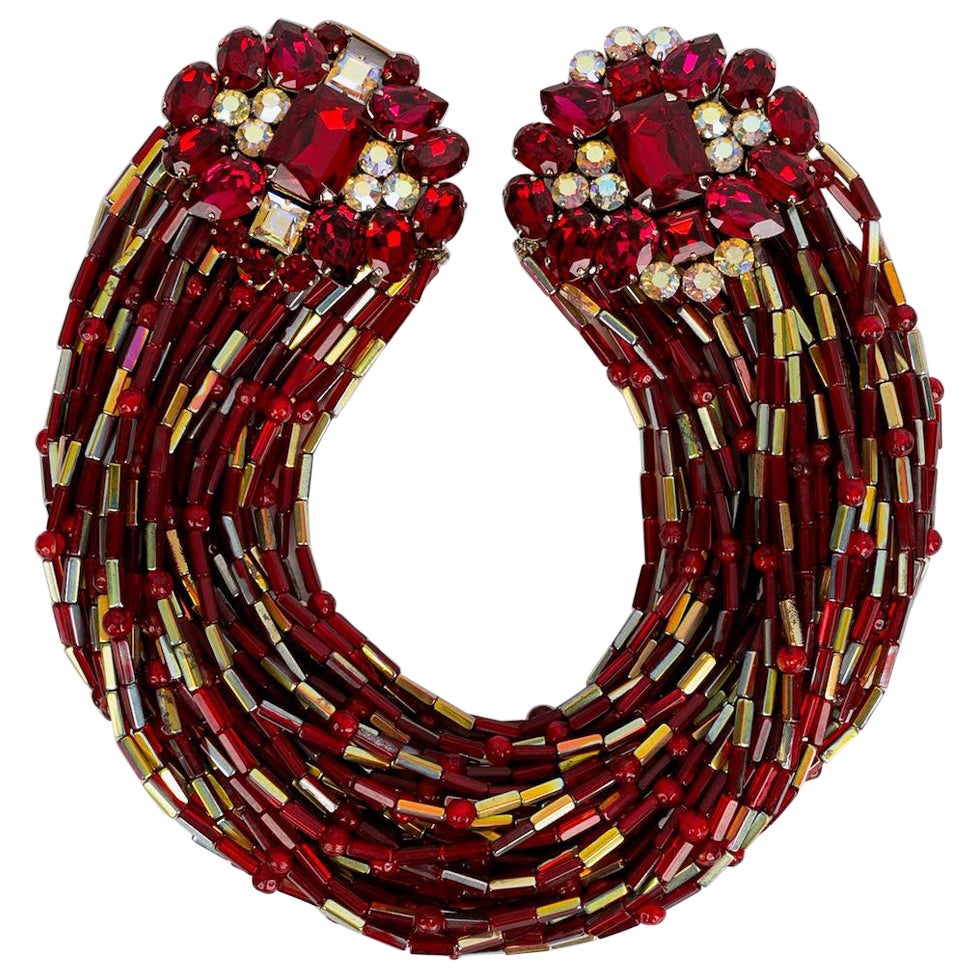 Nina Ricci Collier de perles tubulaires rouges et fermoir à bijoux en vente