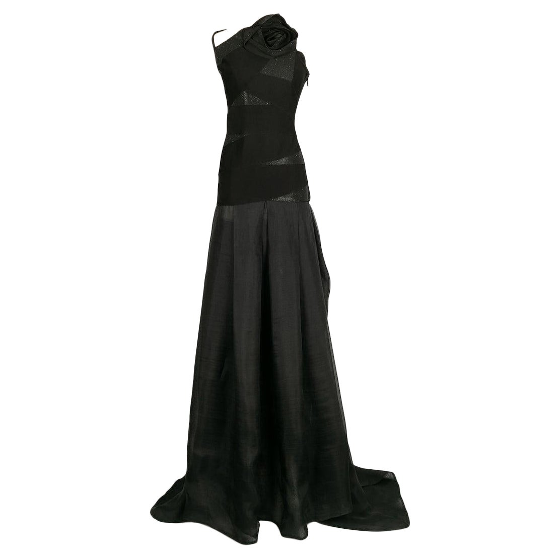 Hervé Léger Longue robe noire avec bandes élastiques et traîne en organza en vente
