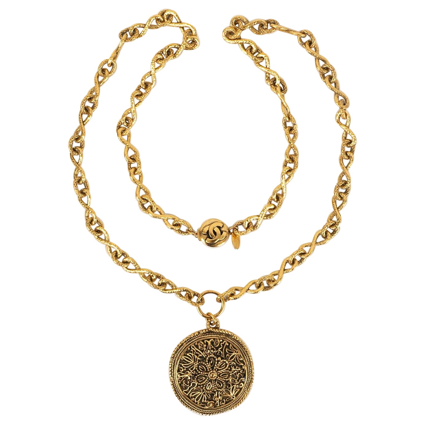 Chanel Chain Necklace in Gold Metal For Sale