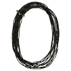 Chanel Mehrreihige Halskette aus schwarzen Glasperlen in Schwarz