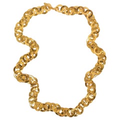 Chanel Necklace in Engraved Gold Metal