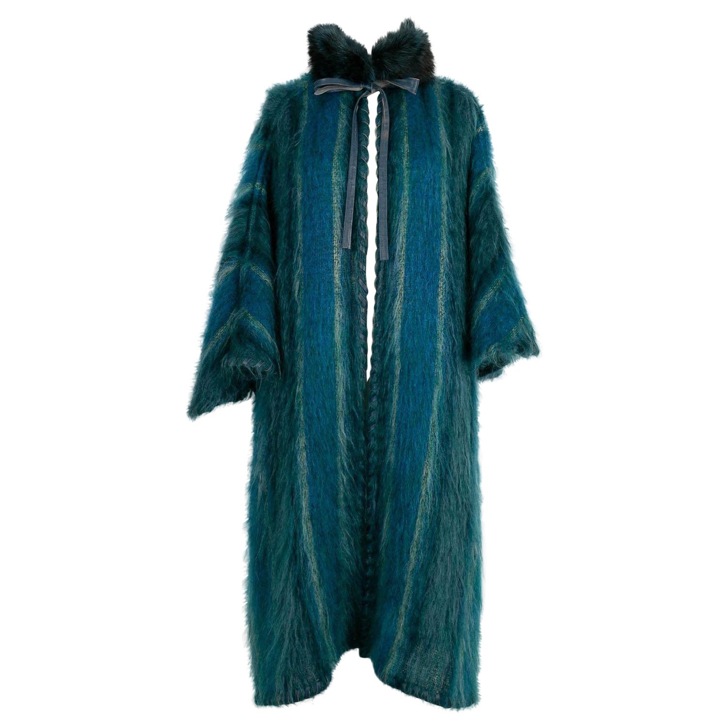 Dior Langer blauer Mantel aus Mohair und Pelz im Angebot