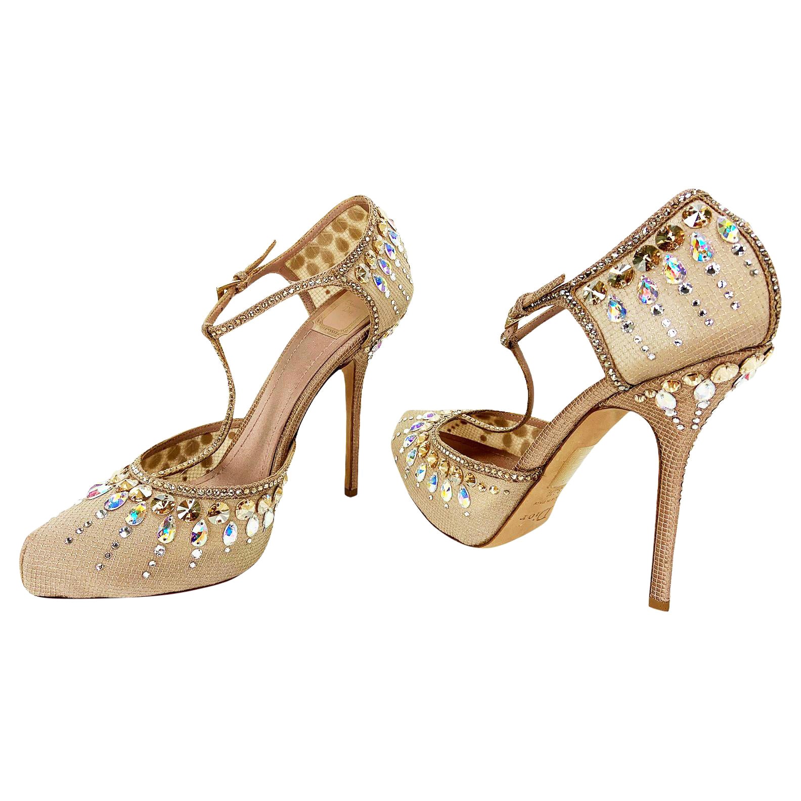 Nouveau Christian Dior Nude Crystal Embellis T-strap Shoes Pumps 39.5  en vente