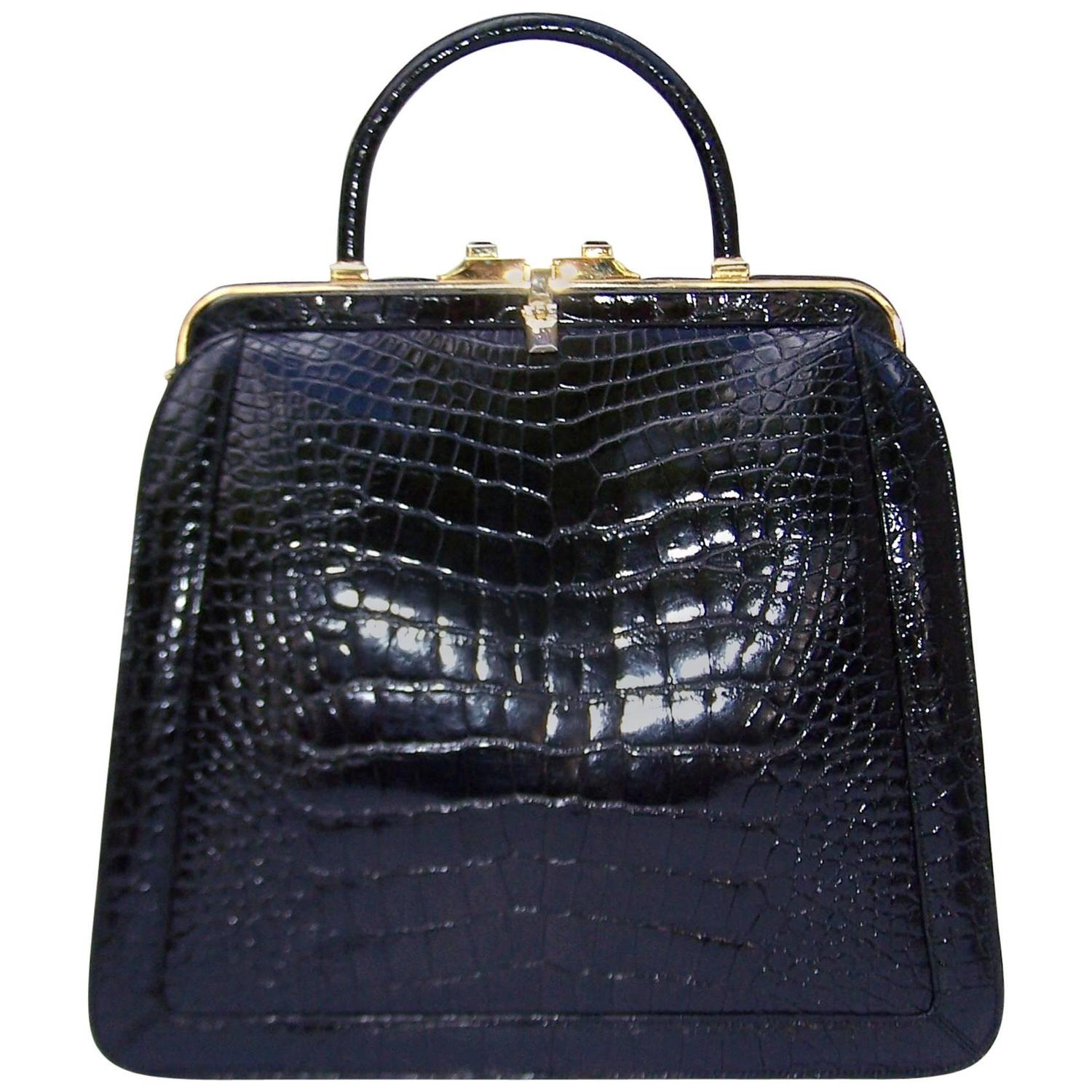 1990's Judith Leiber Black Alligator Handbag With Optional Shoulder