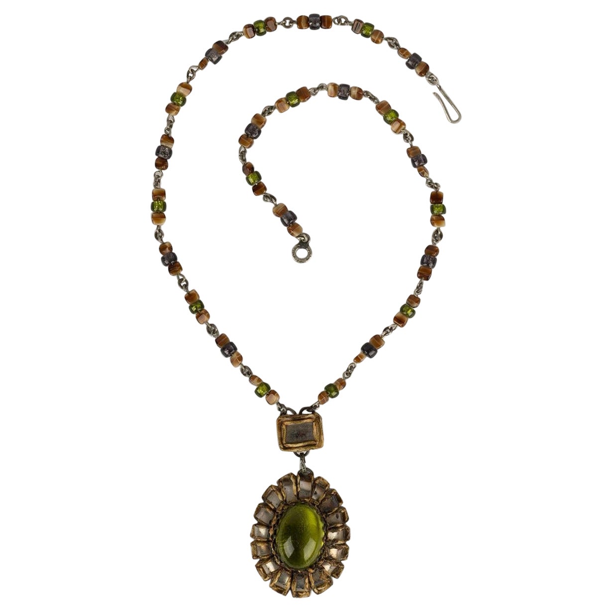 Collier médaillon Henry en perles avec pendentif en forme de clou en vente